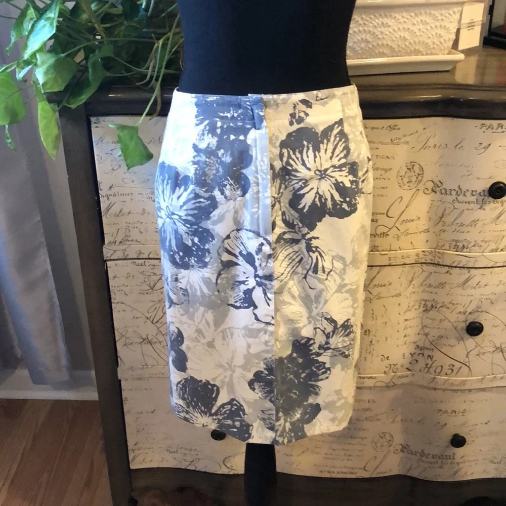 ANN TAYLOR FLORAL BLUE GRAY A LINE MINI SKIRT PLUS SIZE 14 - Picture 7 of 12